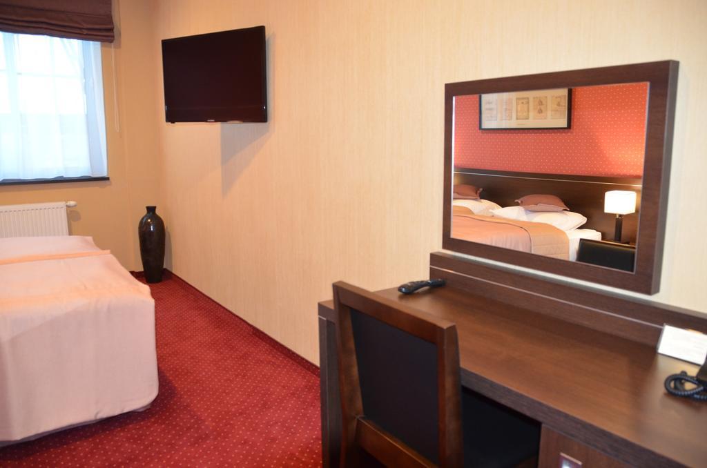 Hotel Pik Mikolow Room photo