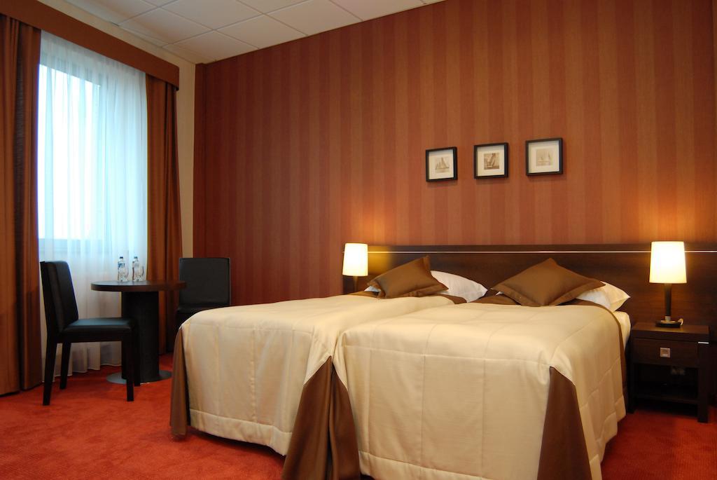 Hotel Pik Mikolow Room photo