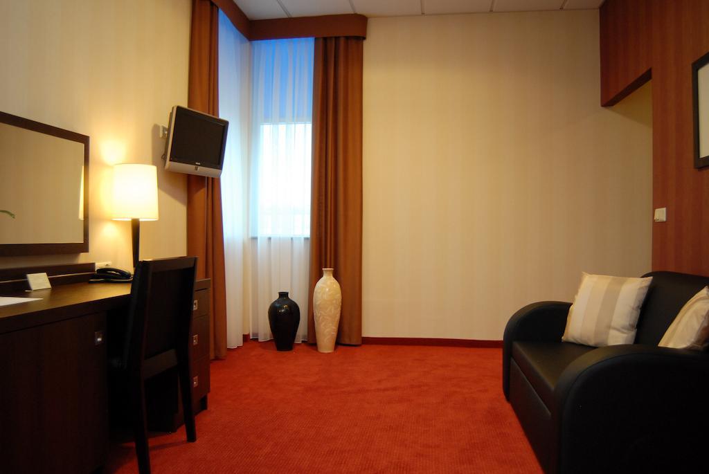 Hotel Pik Mikolow Room photo